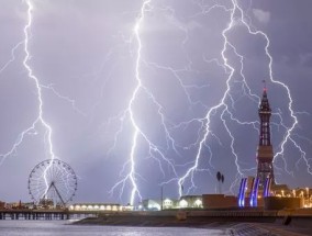 英国气象局发布了令人不寒而栗的警告，雷暴地图显示了英国面临可怕暴雨的地方